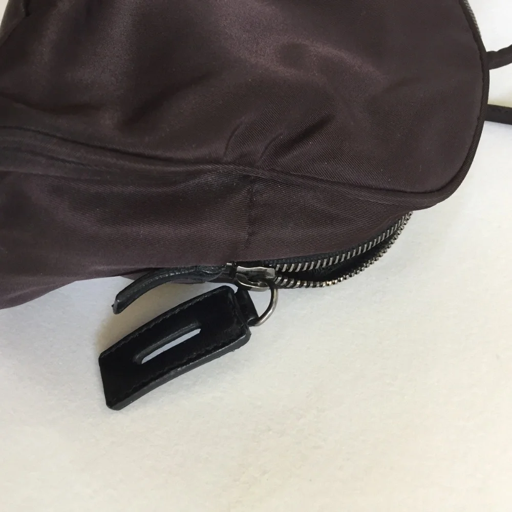 Prada brown nylon vintage handbag - Picture 6 of 6